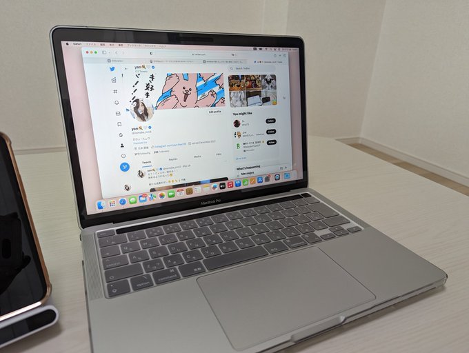 我が家にも…遂に🥹💖 #Macbook 導入🥹これで仕事頑張れそう୧( ･᷄-･᷅ )୨💓年甲斐にもなくクレヨンしんちゃ