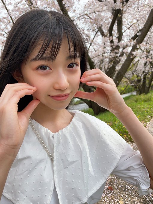 お花見🌸#桜 #お散歩 #お散歩日和 #お花見 #3月 #march  #japanese #女の子 #12歳 #cut