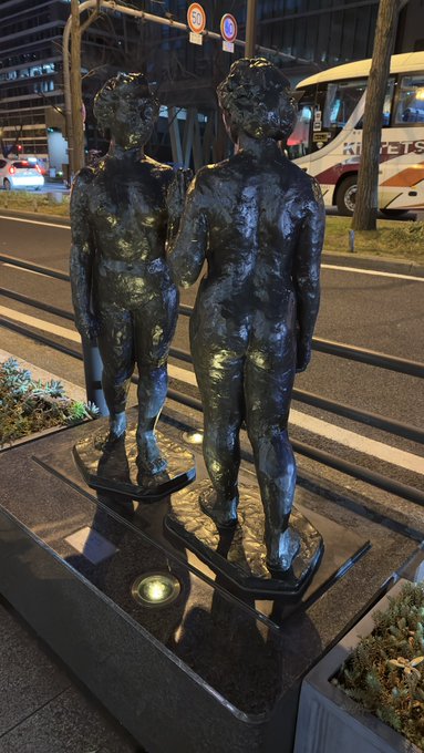 おはようございます。今まで、ユダヤ教徒でしたが、今日は、石油ファンドの動き方を知る為、イスラム教に改宗することになりまし おはようございます。今まで、ユダヤ教徒でしたが、今日は、石油ファンドの動き方を知る為、イスラム教に改宗することになりまし