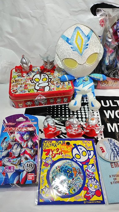 東京写真レポ②日曜日はまなさんと怪獣酒場に行ったあと東京駅のウルトラショップに行きました❤夢に見たウルトラのグッズが目の 東京写真レポ②日曜日はまなさんと怪獣酒場に行ったあと東京駅のウルトラショップに行きました❤夢に見たウルトラのグッズが目の
