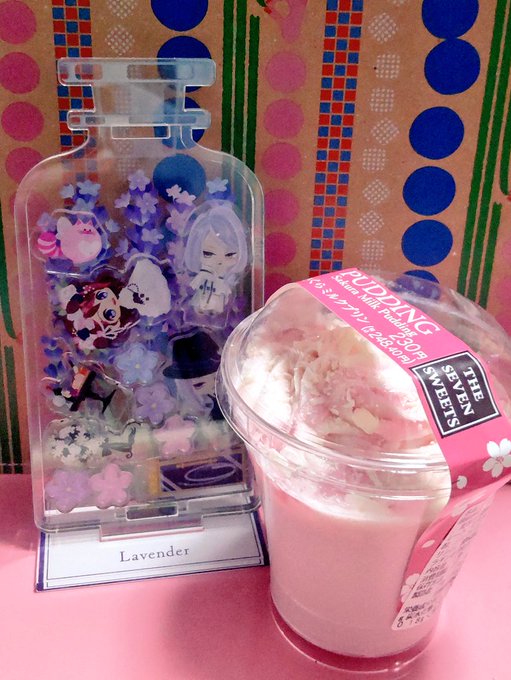 ダメプリお祝いに買って食べたさくらミルクプリングリまるカラーだなと思ってチョイス👍ふわふわのムースにホワイトチョコレート ダメプリお祝いに買って食べたさくらミルクプリングリまるカラーだなと思ってチョイス👍ふわふわのムースにホワイトチョコレート