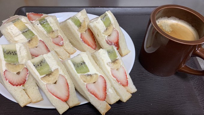 今日の昼飯衛宮ごはんのフルーツサンド 今日の昼飯衛宮ごはんのフルーツサンド