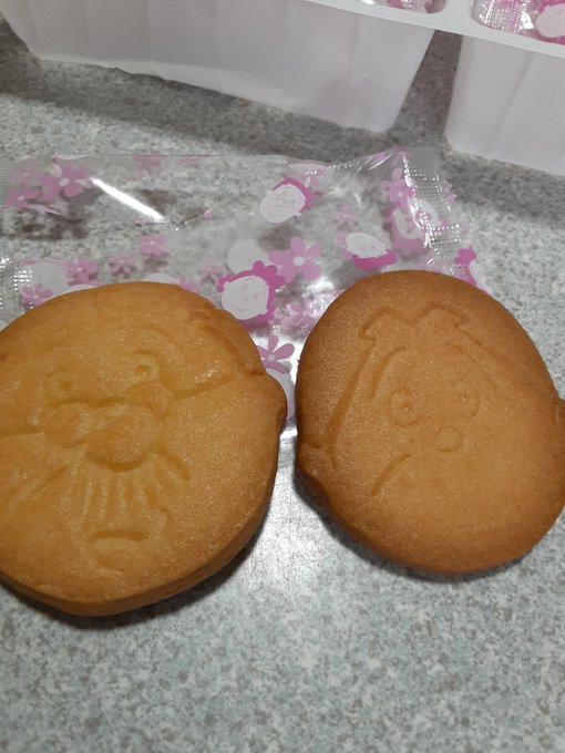 京都でサザエさんのお土産クッキー。もしや、知らないだけで各々の都道府県バージョンがあるのだろうか。 