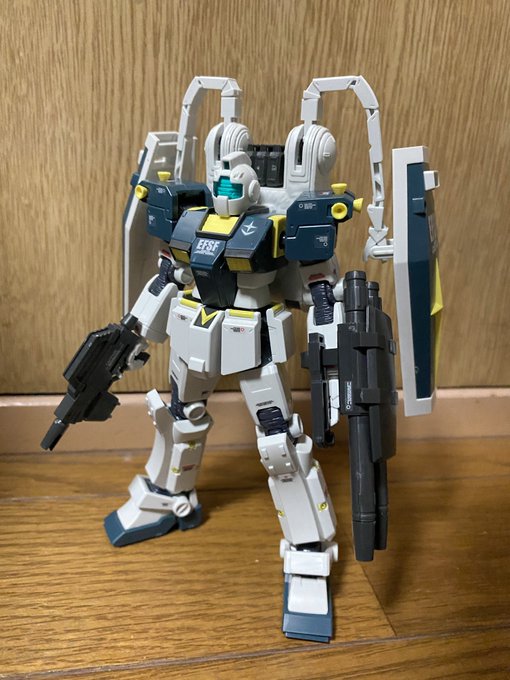 何だか妙にレアになってしまったサンダーボルト版ジムを組みましたサンダーボルト的装備や色使い等見所が多い良キットですね 何だか妙にレアになってしまったサンダーボルト版ジムを組みましたサンダーボルト的装備や色使い等見所が多い良キットですね