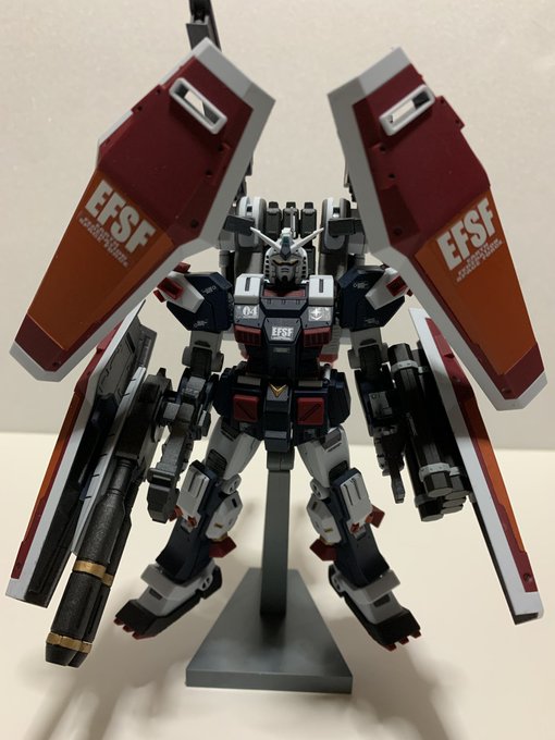 サンダーボルト版フルアーマーガンダム完成しました。製作6日。なかなか奇抜なデザインで楽しかったけど、万人に薦めるには難易 サンダーボルト版フルアーマーガンダム完成しました。製作6日。なかなか奇抜なデザインで楽しかったけど、万人に薦めるには難易