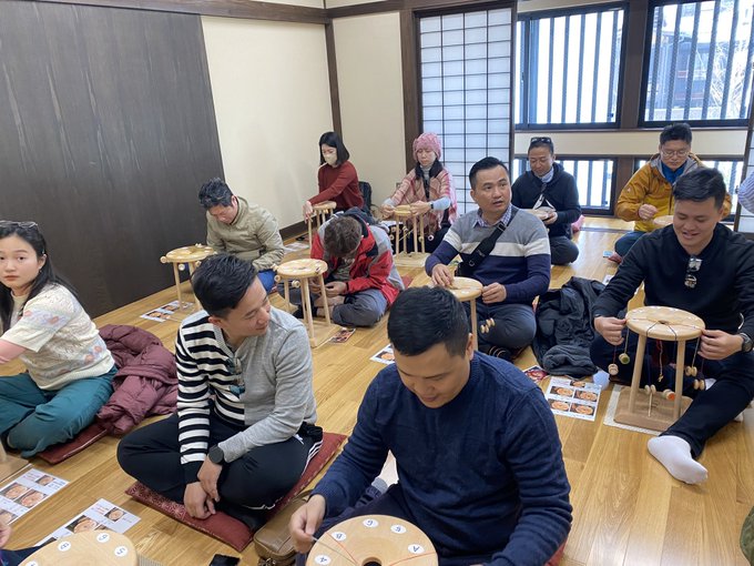 ベトナムから飛騨高山の組紐づくり体験を楽しんでくれました!ありがとうございました。また、飛騨高山にお越しの際は、組紐づく ベトナムから飛騨高山の組紐づくり体験を楽しんでくれました!ありがとうございました。また、飛騨高山にお越しの際は、組紐づく