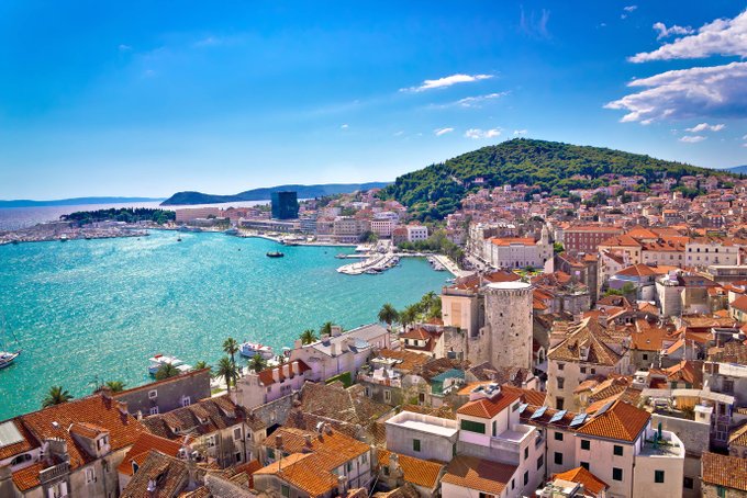 クロアチアは日本よりも小さい国ですが、観光資源がとても豊富で、世界遺産は9つもあります✨「魔女の宅急便」や「紅の豚」の舞