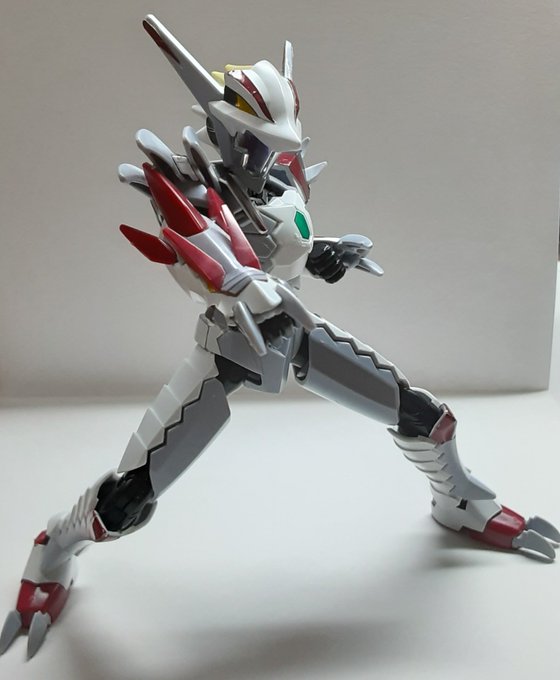 ブックオフで懐かしいマジンボーンのプラモデルの完成済みのを400円もせずにゲット!当時プラモは持ってなかったけどこのデザ ブックオフで懐かしいマジンボーンのプラモデルの完成済みのを400円もせずにゲット!当時プラモは持ってなかったけどこのデザ