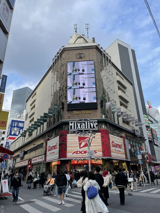 昨日は池袋まで行ったのでいよいよ二週間後に迫ったみなみけイベントの会場の視察に(外見だけだが)去年のイベントはチケ争奪戦