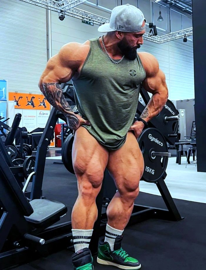 Hot Muscle Studs 10K On Twitter