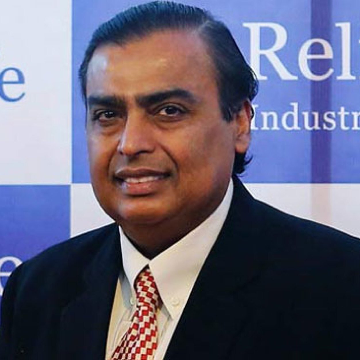 Photo de Mukesh Ambani avec un hauteur de 176 cm et à l’age de 67 en 2024