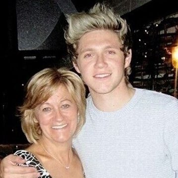 Photo of Niall Horan  & his  Mother  Maura Gallagher