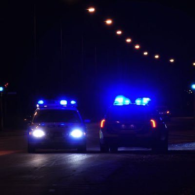 Polis i yttre tjänst sedan 15 år. Privata åsikter på ett privat konto. Politik/försvar/samhällsfrågor. Ständigt 1,25 meter bakom den vänliga människan.