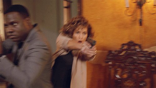 RT @DayoOkeniyi: What do we have here?!!! Mexican stand off! #ShadesOfBlue https://t.co/VzX1ekEWMj