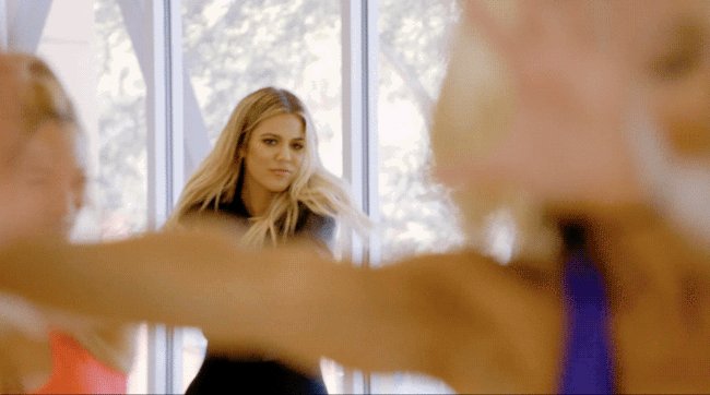 RT @CentralDash: WEST COAST! #RevengeBody starts right now on E! tune in to see @khloekardashian changing lifes ???????? https://t.co/7cO6vgrm7N