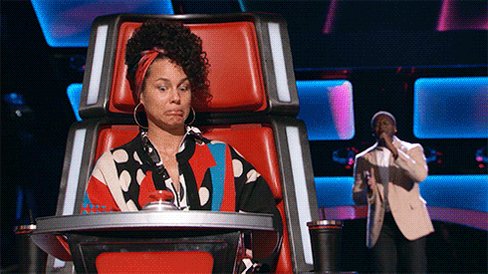 #TeamAlicia is looking ????! Let's see who joins the crew tonight! ???? #VoiceBlinds https://t.co/svwDRyvOe3