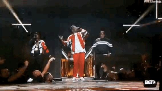 RT @freeasmydick: @LilKim this entrance at the BETs slayed my entire life http://t.co/cyUD0ycUAL