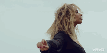 RT @Vevo_UK: She's only blimmin' coming back with the #Thunder... YES to this video @LeonaLewis! http://t.co/dJF9iXk4p0 http://t.co/xr3QHgf…