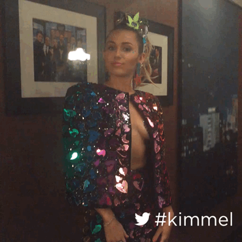 Shake yoooo tots 4 @jimmykimmel! Watch @JimmyKimmelLive tonight at 11:35pm on ABC #kimmel #vmas http://t.co/REbmdWlKVE