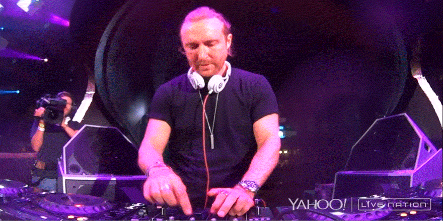RT @YahooMusic: .@davidguetta is IN THE MIX! Tune in now: http://t.co/mXThjzaAIt #YahooLive #LiveNation http://t.co/hLG9WMIbfk