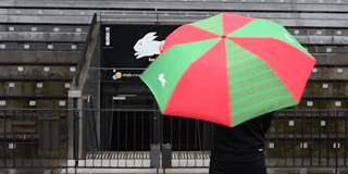 RT @SSFCRABBITOHS: Rabbitohs to the rescue - We'll keep you dry in this weather!

https://t.co/knl9U3HgL2

#GoRabbitohs https://t.co/ewiBAt…