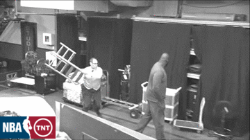 RT @NBAonTNT: Happy #FriendsDay, from @SHAQ & @TurnerSportsEJ to you! https://t.co/WSnlysbTSV