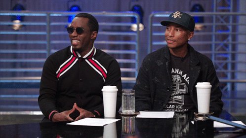 RT @NBCTheVoice: Smile! It’s @iamdiddy and @Pharrell! #VoiceBattles https://t.co/HOQKDxLCuQ
