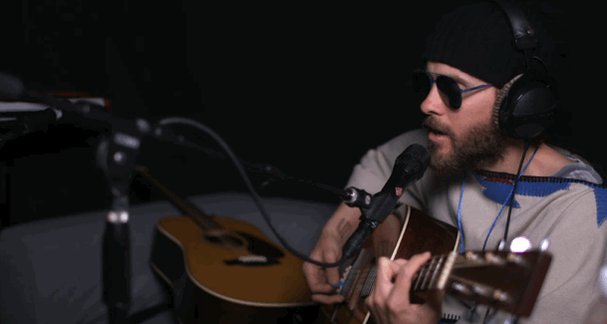 RT @30SECONDSTOMARS: Birth of a few new songs, fruit + a side of REVENGE with #JaredLetoLive. | https://t.co/LltEUVhHDp https://t.co/4xwXJ8…