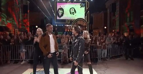 RT @etnow: Hey, Will Smith and @JaredLeto, can we join your squad? #MovieAwards https://t.co/4gpqt7YTXM