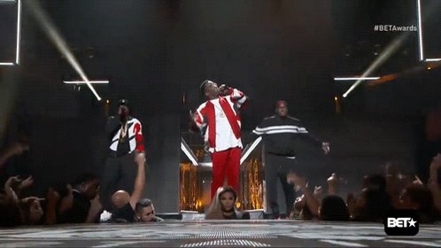 RT @BETAwards: Last year @iamdiddy & @LilKim had the #BETAwards stage too LIT ???? #Iconic #FBF https://t.co/DITWPkj8YJ