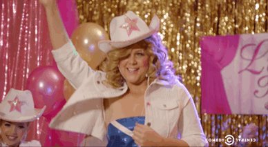 RT @sblaskovich: Tix on sale today for @amyschumer comedy show at @ChoctawDurant -- closest show to Dallas. https://t.co/bzfml2CDOA https:/…