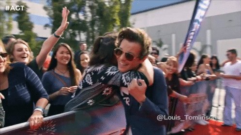 RT @nbcagt: ???? And we screamed and cried all night because @Louis_Tomlinson is guest-judging #JudgeCuts. ???? https://t.co/Lfj3aW7vvB