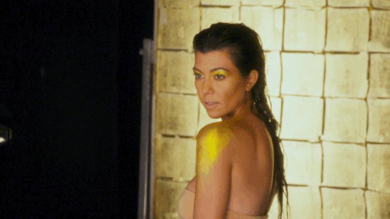 RT @KUWTK: Kourt is a LITERAL golden goddess. ✨ #KUWTK https://t.co/XPOYpliNgU