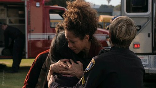RT @TheFostersTV: Reunite with your friends, West Coast because a new episode of #TheFosters is TWO hours away! https://t.co/nKobuxIdPh