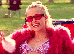 RT @verabradley: To the movie that shows girls they can be smart AND pretty...And how to bend and snap. #Legallyblonde15 https://t.co/5lvNw…