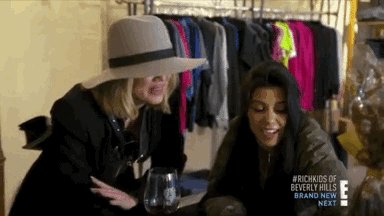 RT @PlanetKhloeK: 5 MINS ,I repeat,5 mins till #KUWTK @khloekardashian @KimKardashian @kourtneykardash @KrisJenner https://t.co/FcYLoOB8mY