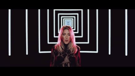 RT @YouTube: We’re Still Falling For You, @elliegoulding. https://t.co/uJMkKQfeQU https://t.co/JE5EoqFooG