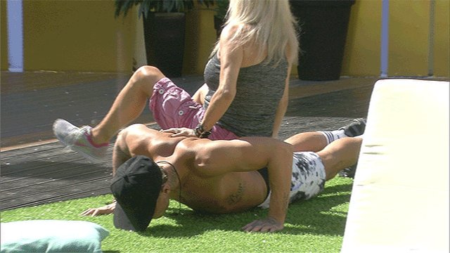 RT @bbuk: 14.39pm: Do you even lift @SamFoxCom, bro? ???? #CBBLive https://t.co/aj3OYF8Uza
