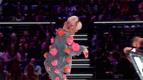 1 hour till @nbcthevoice premiere starts!! Tune in at 8/7c #voicepremiere #turnupteammiley https://t.co/YqI0gu35Gx