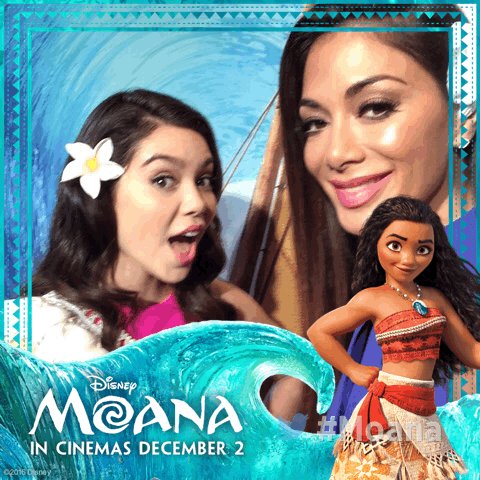 RT @Disney_UK: .@NicoleScherzy and @auliicravalho catch a wave at our #Moana UK Gala Screening ???????????? https://t.co/REDq6x1HMk