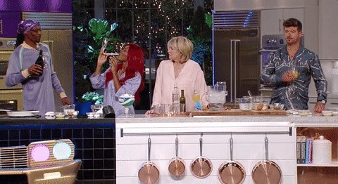 RT @VH1: Let's get it poppin'! ???? #MarthaAndSnoop starts now! https://t.co/pTB2cABZvL