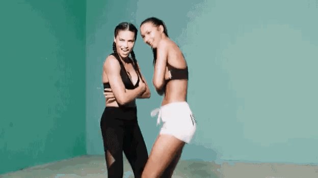 RT @BuzzFeedCeleb: Watch The @VictoriasSecret Angels Dance And Lip Sync To @BrunoMars https://t.co/uhJirhmzI9 https://t.co/BEgA5EGHlz