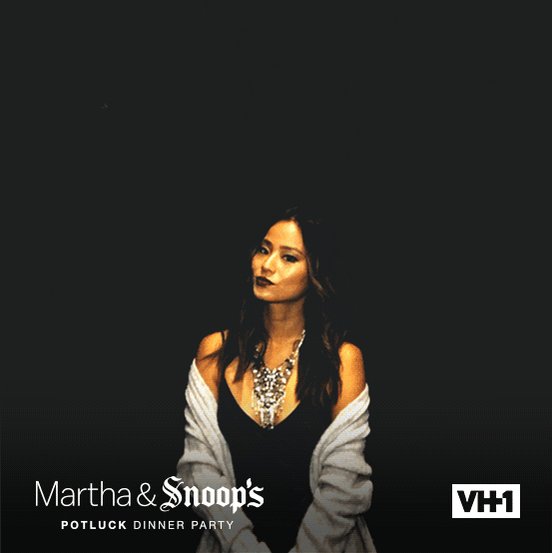 RT @VH1: #MarthaAndSnoop's eggnog got @jamiechung1 to really feel the holidaze https://t.co/TwI4rPfG3t