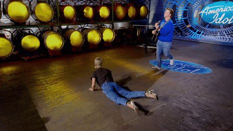 True story: I was sore for a week after doing The Worm. Thanks @mfjpuliti #americanidol https://t.co/49JfS69hAx