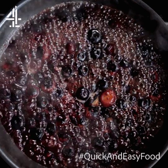 Blueberries + a splash of water + high heat = the most deliciously jammy sauce! 

#QuickAndEasyFood https://t.co/LJEFPI80AK