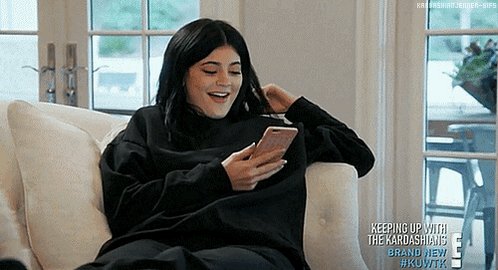 RT @maartinaxo: Me when @KylieJenner says she has a surprise reveal tomorrow ???? https://t.co/hkZ4N6OfHc