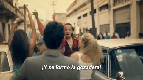 Cuando esa canción que te vuelve loco suena en una fiesta: https://t.co/K5pemWKvNM