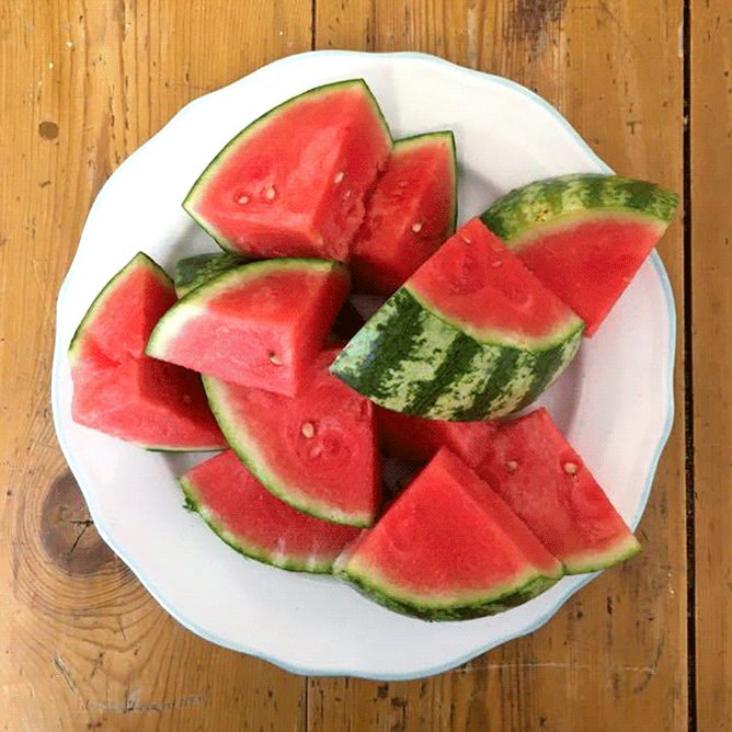 Tuck into these glorious #watermelon dishes and feel a burst of sunshine! ????☀️ https://t.co/WHeowN0hRy https://t.co/TxNquXTKQw