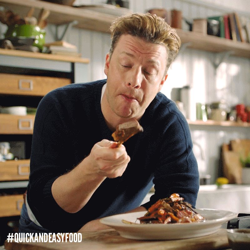 Find someone who looks at you the way Jamie looks at #QuickAndEasyFood… https://t.co/S0dNUs3li4
