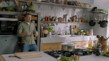 #QuickAndEasyFood is back tomorrow, and it feels soooooo goooood! Get into the groove tomorrow at 8pm on @Channel4 https://t.co/VIeRdRsxxe